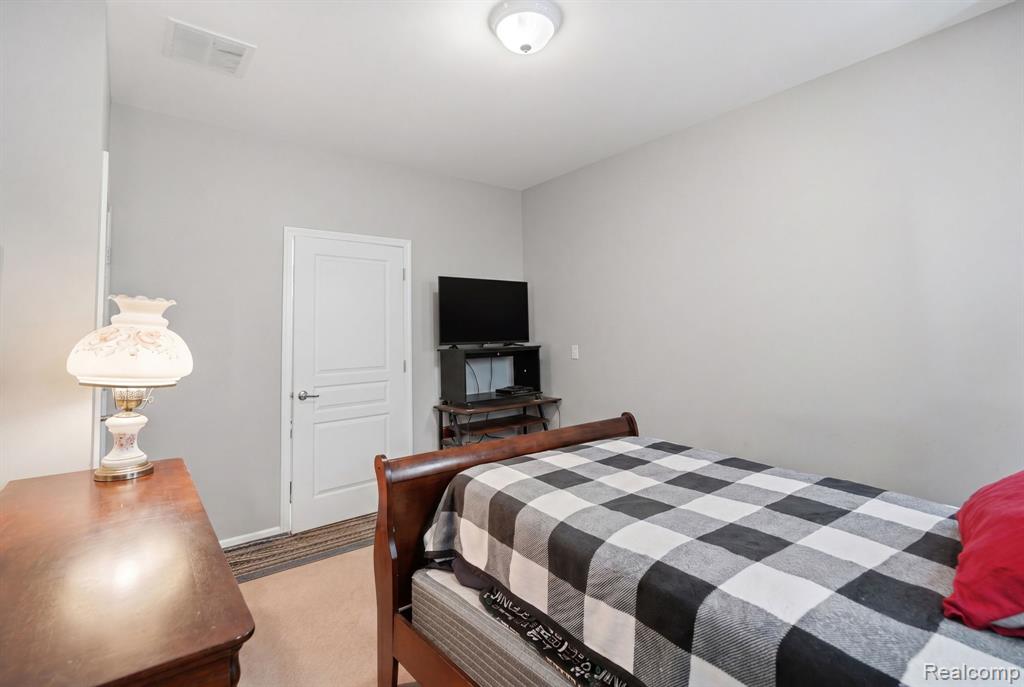 9370 Sand Hill Drive, Grand Blanc, MI 48439 — Photo 13