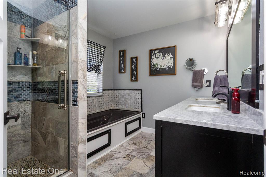 60608 S LYON Trail, South Lyon, MI 48178 — Photo 20