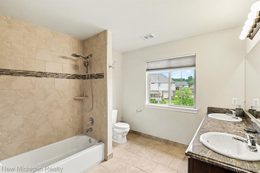 46161 S Manitou Court, Utica, MI 48317 — Photo 21