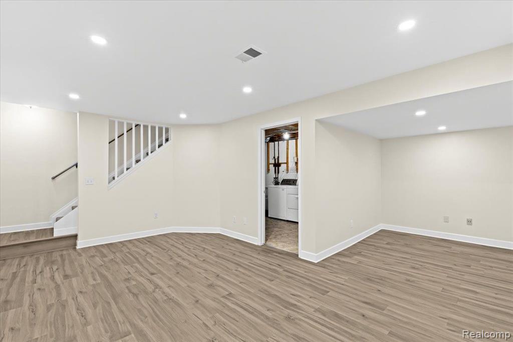 40013 CROSSWINDS, Novi, MI — Photo 21