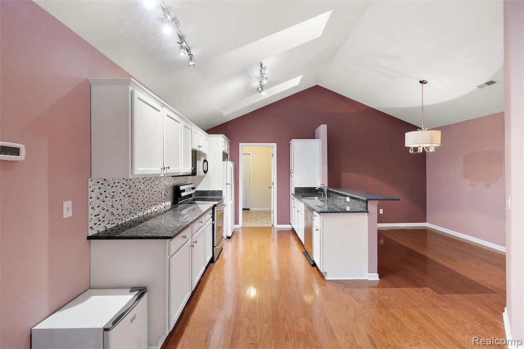 45765 Cagney Drive, Macomb, MI 48044 — Photo 11