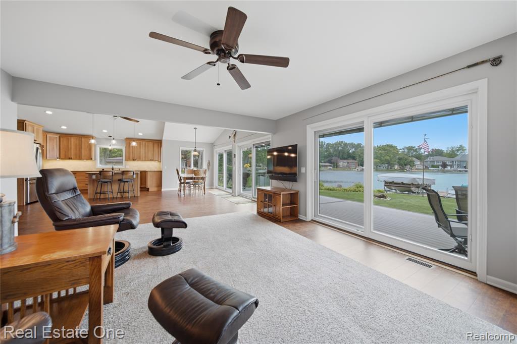 2939 Tamarack Lake Drive, Pinckney, MI 48169 — Photo 18