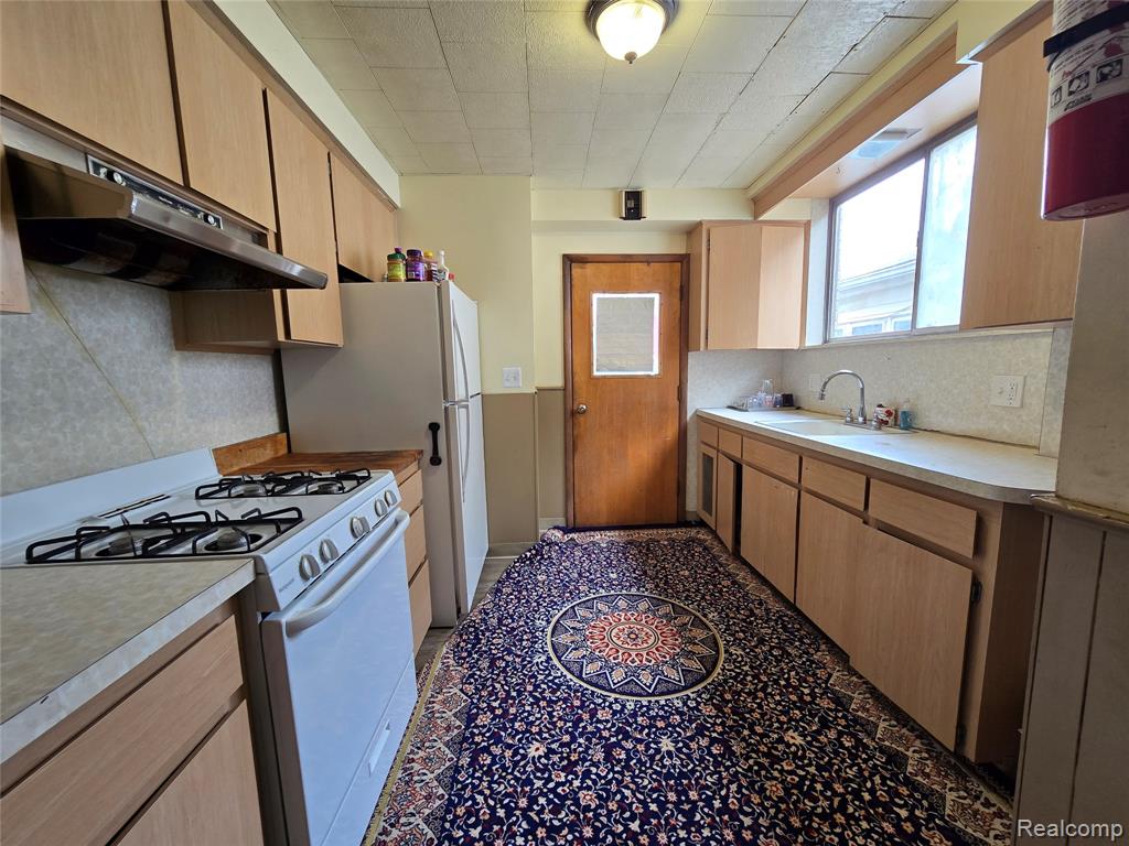 11351 MCDOUGALL Street, Hamtramck, MI 48212 — Photo 13