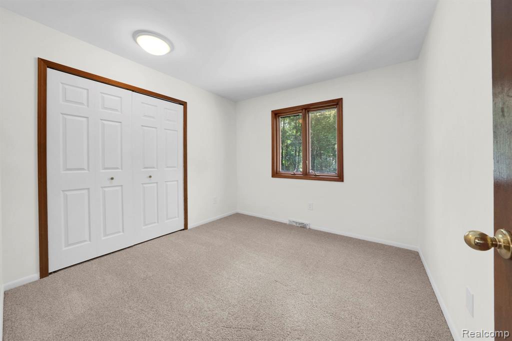 940 W Predmore Road, Oakland, MI — Photo 30