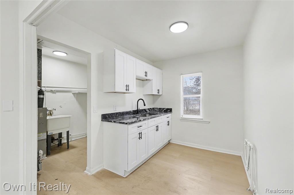 10821 Albany Street, Oak Park, MI, 48237
