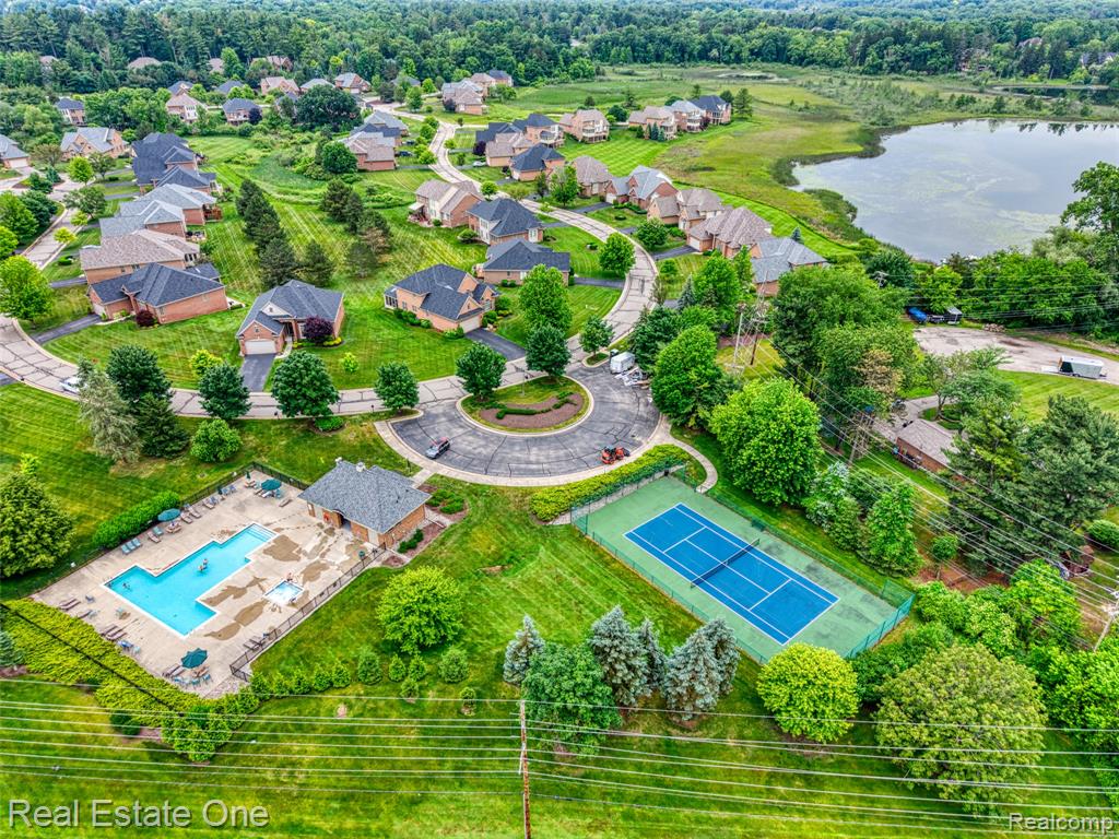 5258 Hidden Pines Drive, Brighton, MI 48116 — Photo 9