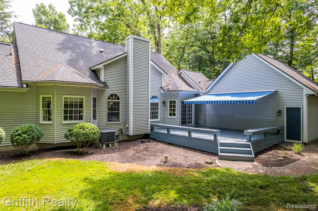 8123 Baypointe Drive, Brighton, MI 48114 — Photo 33