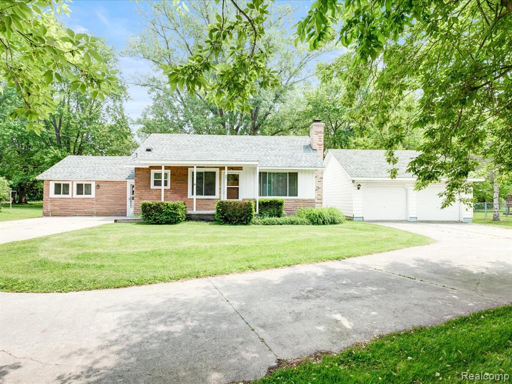 641 Michigan Avenue, Marysville, MI 48040 — Photo 24