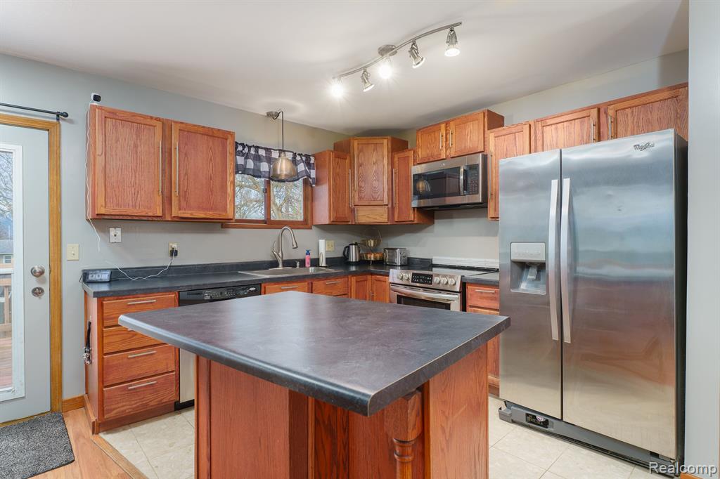 4136 CHICKORY Lane, Lansing, MI 48910 — Photo 7