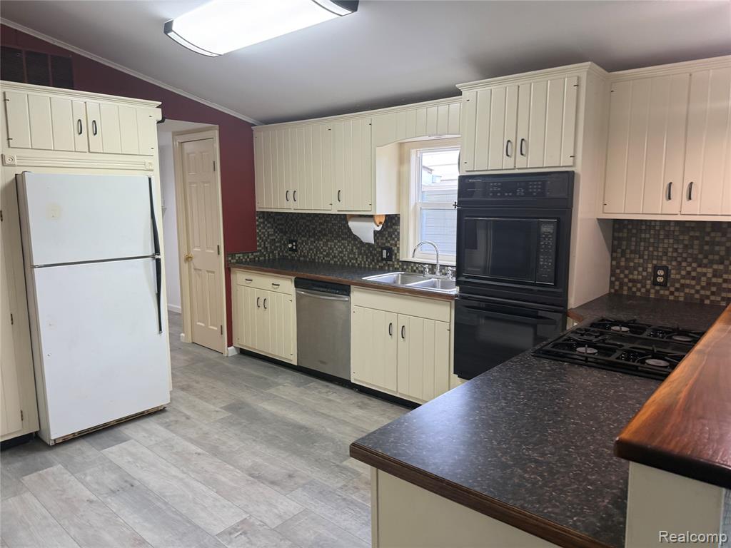 7149-7163 Burpee Road, Grand Blanc, MI 48439 — Photo 26