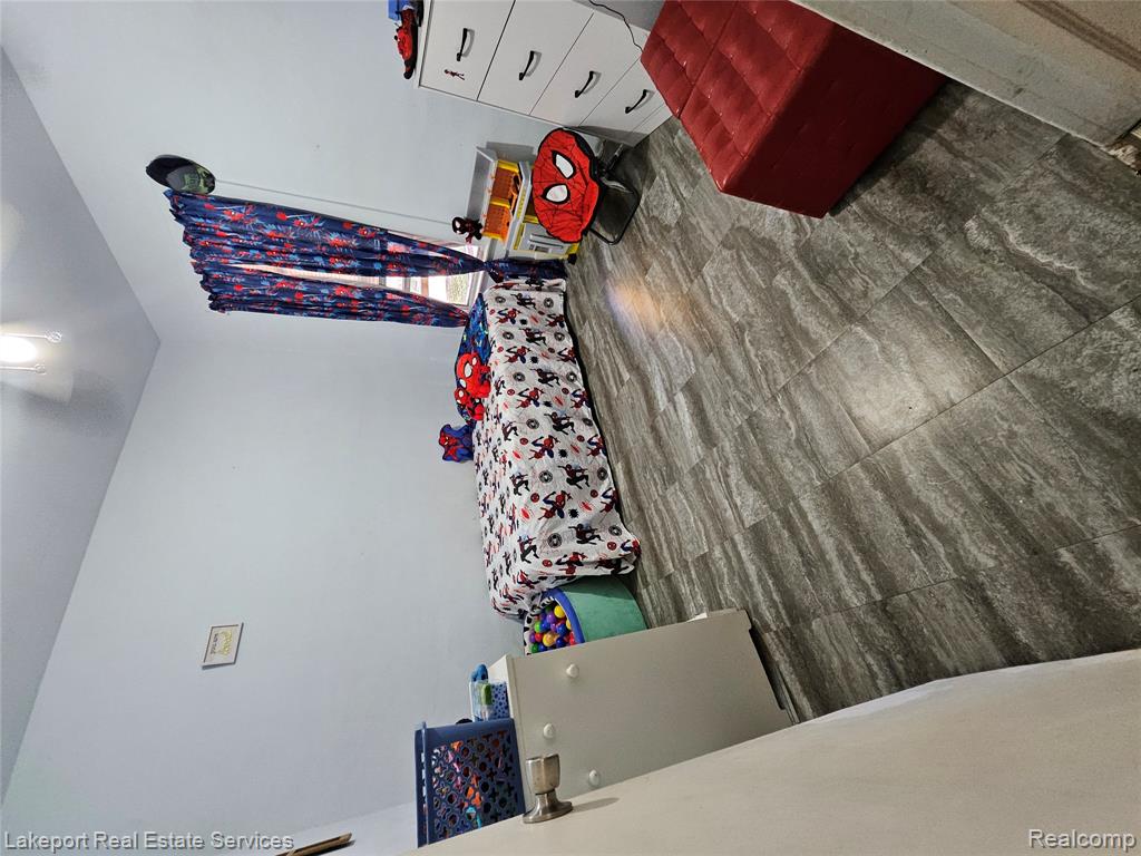 814 Saint James Street, Marysville, MI 48040 — Photo 4