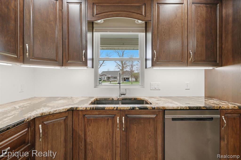 1612 Saint Marys Court, Essexville, MI 48732 — Photo 12