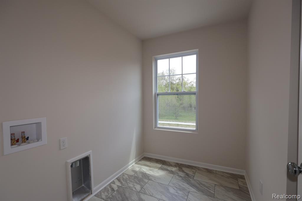 362 Hidden River W, Holly, MI 48442 — Photo 20