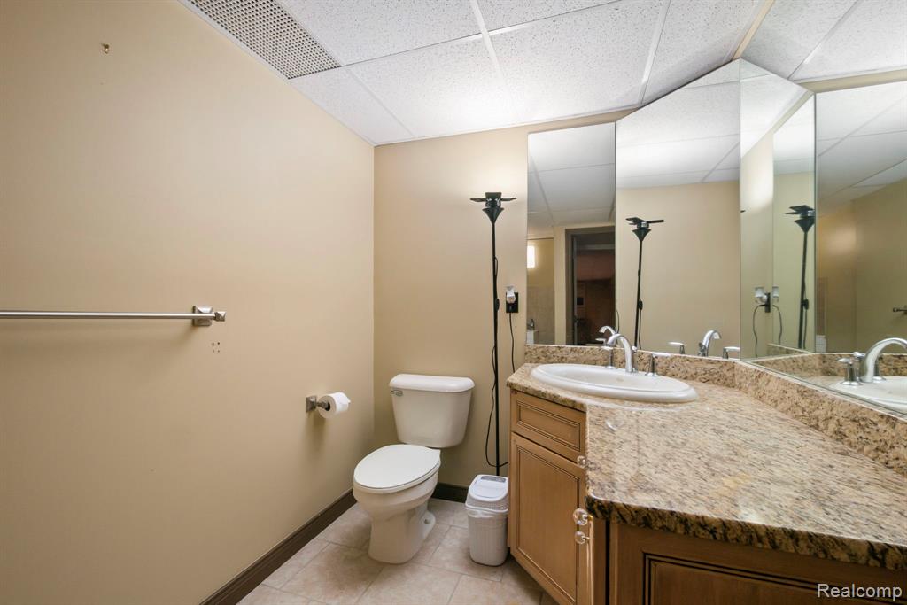51246 Woodside Drive, Macomb, MI 48042 — Photo 38