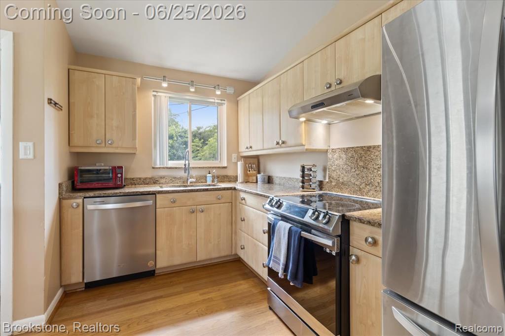 24210 Beverly Street, Oak Park, MI 48237 — Photo 5