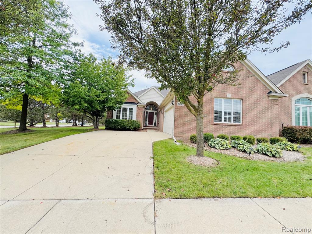 49401 N Glacier, Northville, MI 48168 — front exterior