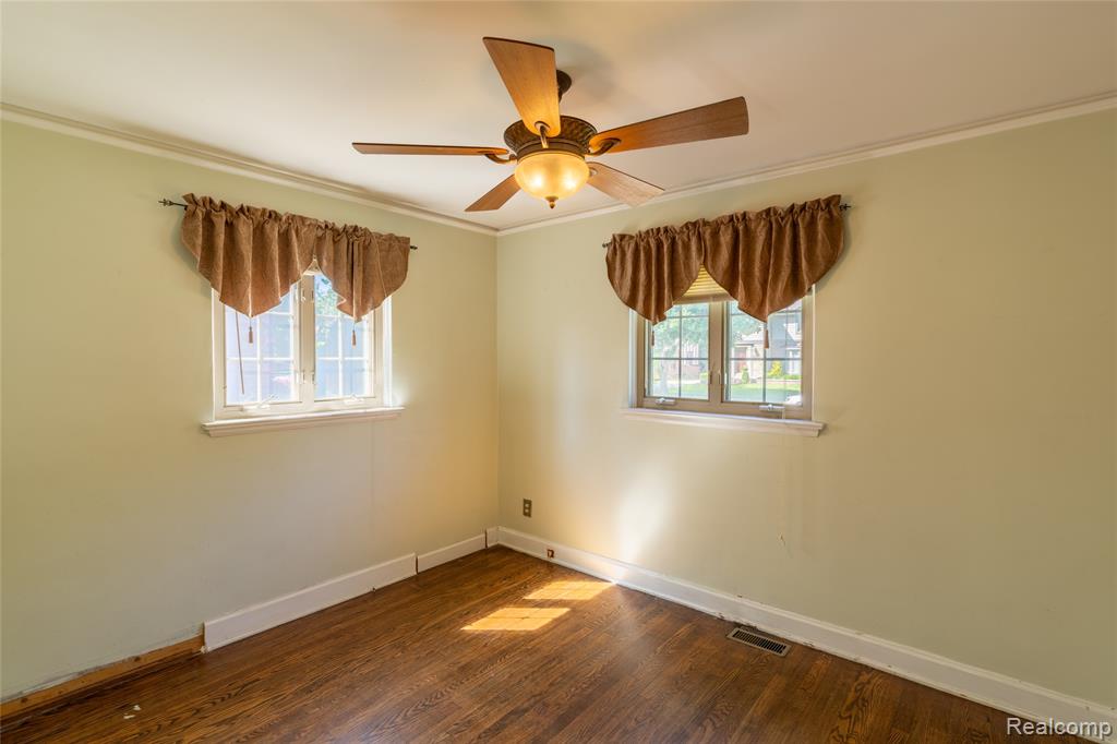 1481 Oxford Road, Grosse Pointe Woods, MI 48236 — Photo 26