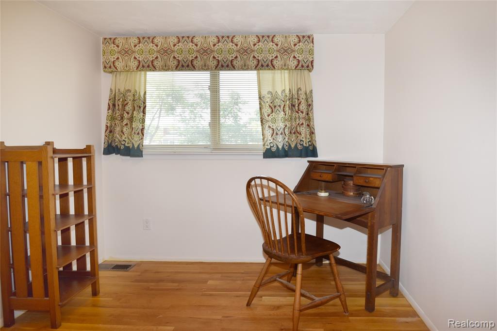 733 Highland Avenue, Clawson, MI — Photo 28