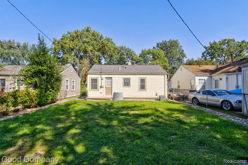 600 E Kalama Avenue, Madison Heights, MI 48071 — Photo 19