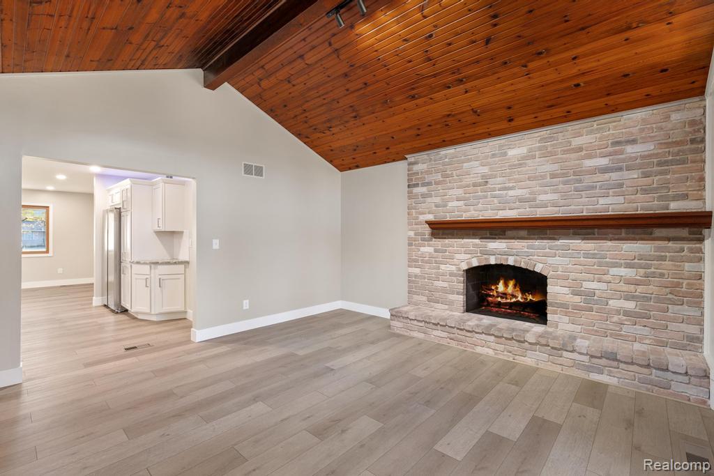 8695 Pacton Drive, Shelby Twp, MI 48317 — Photo 18