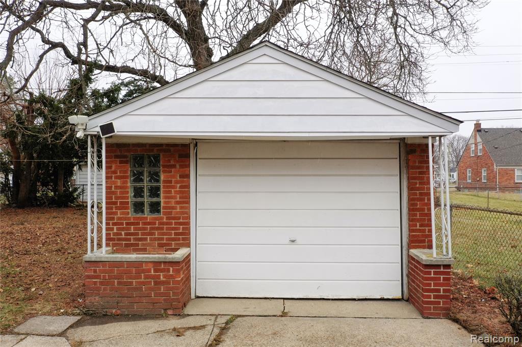 16535 Lincoln Avenue, Eastpointe, MI 48021 — Photo 36