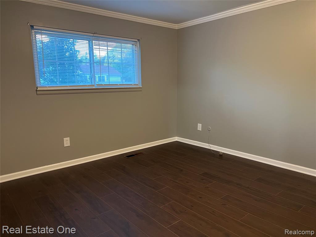 754 E Fox Hills Drive, Bloomfield Hills, MI 48304 — Photo 13