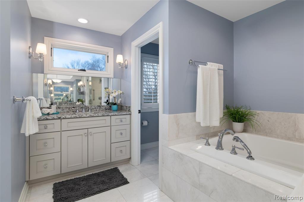 3010 E Bradford Drive, Bloomfield Hills, MI 48301 — Photo 23