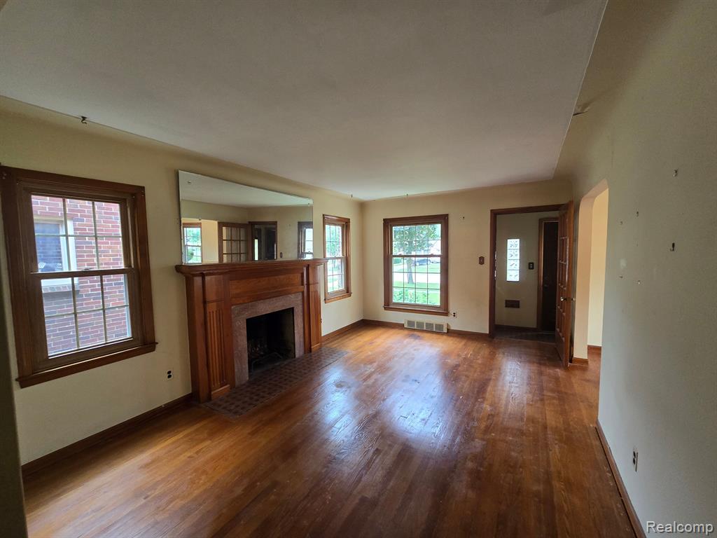 950 N YORK Street, Dearborn, MI 48128 — Photo 11