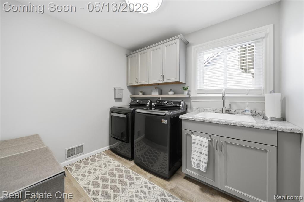 1031 Crestwood Court, South Lyon, MI 48178 — Photo 18