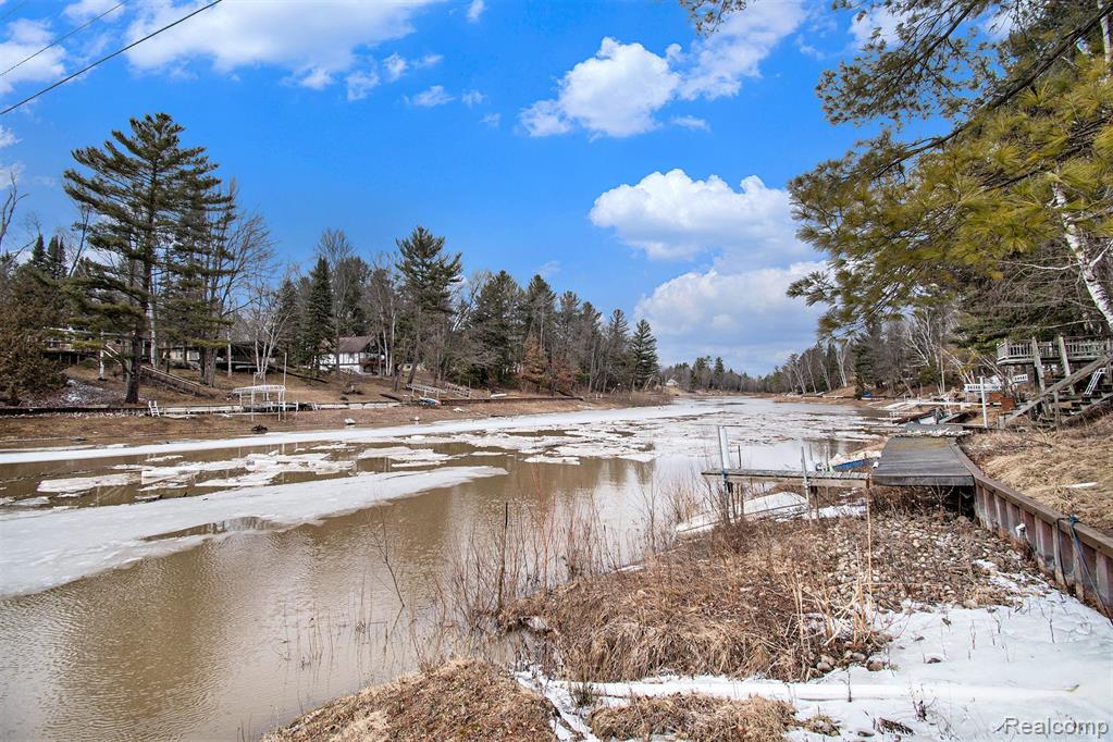 789 Lakeshore Drive, Gladwin, MI 48624 — Photo 17