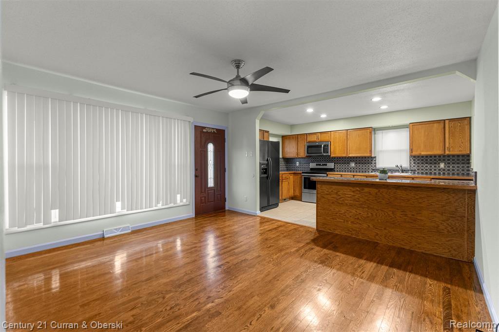 6631 Elm Street, Taylor, MI 48180 — Photo 4