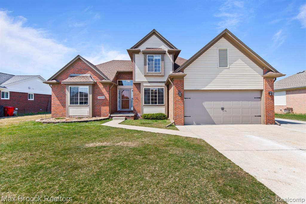 52449 ROBINS NEST Drive, Chesterfield, MI 48047 — Photo 2