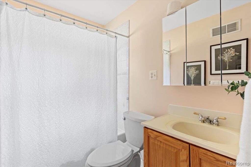 6161 ASCENSION Street, Clarkston, MI 48348 — Photo 9
