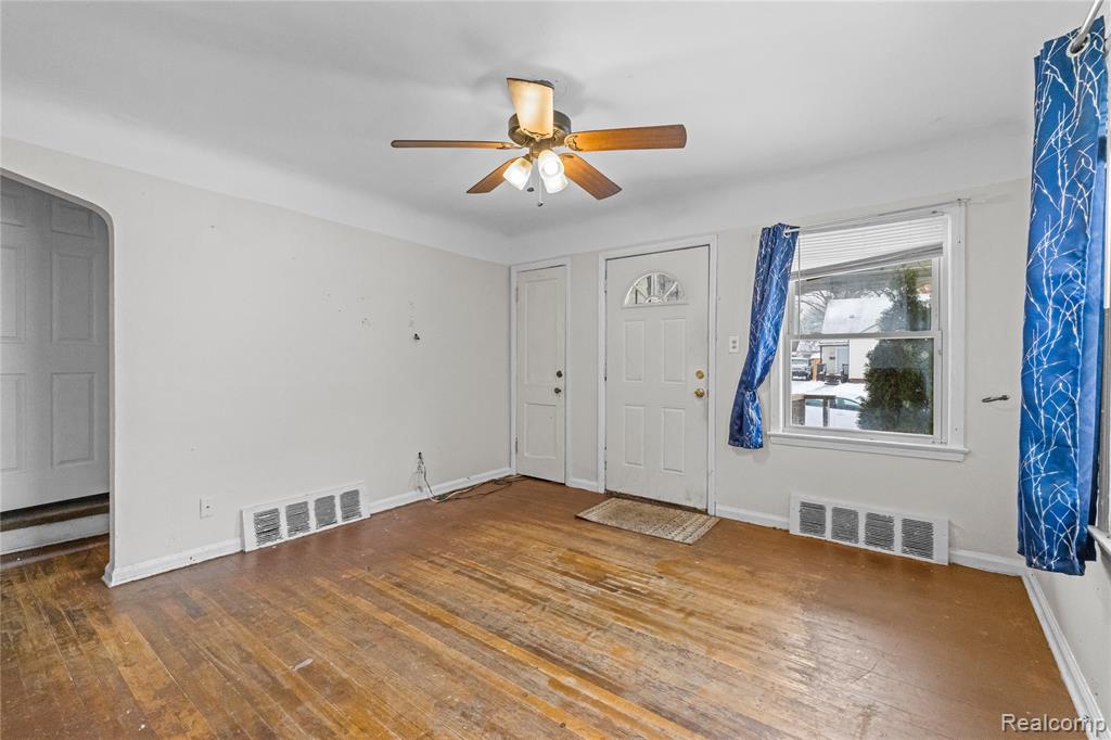 8838 Faust Avenue, Detroit, MI 48228 — Photo 6