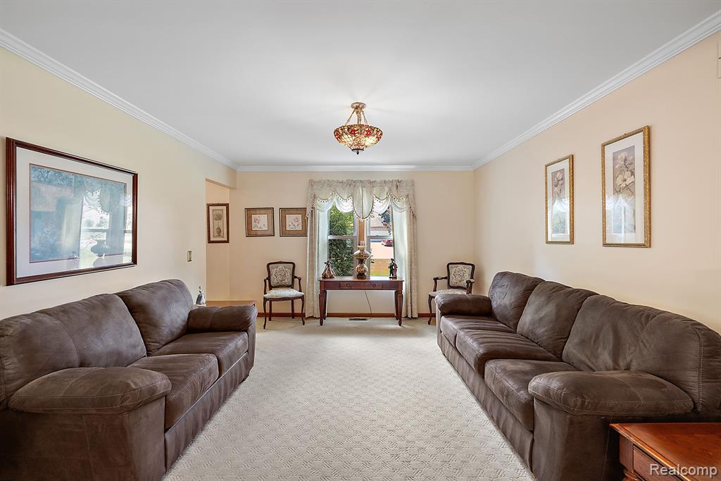 10161 LONGFORD Drive, South Lyon, MI 48178 — Photo 30