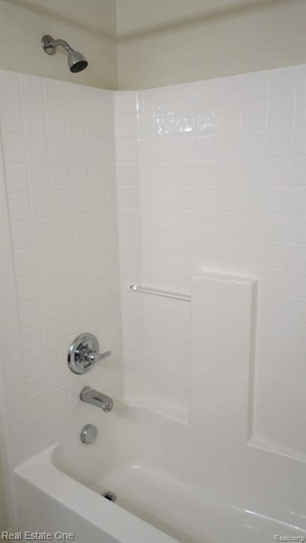 11211 ADDINGTON Drive, 139, Commerce Twp, MI 48390 — Photo 16