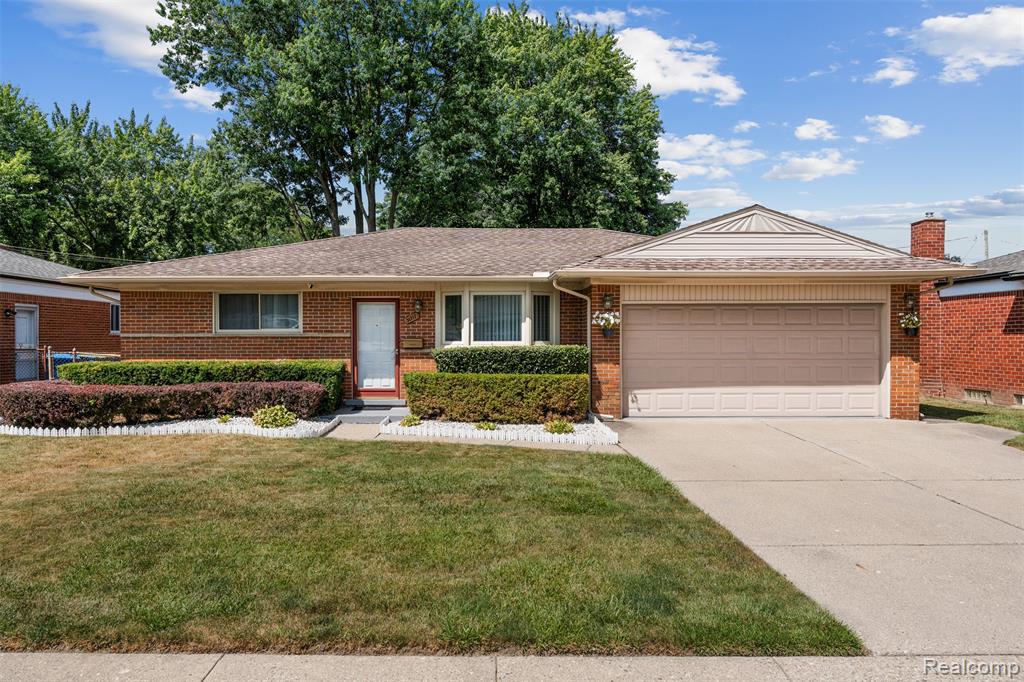 31717 Tecla Drive, Warren, MI 48088