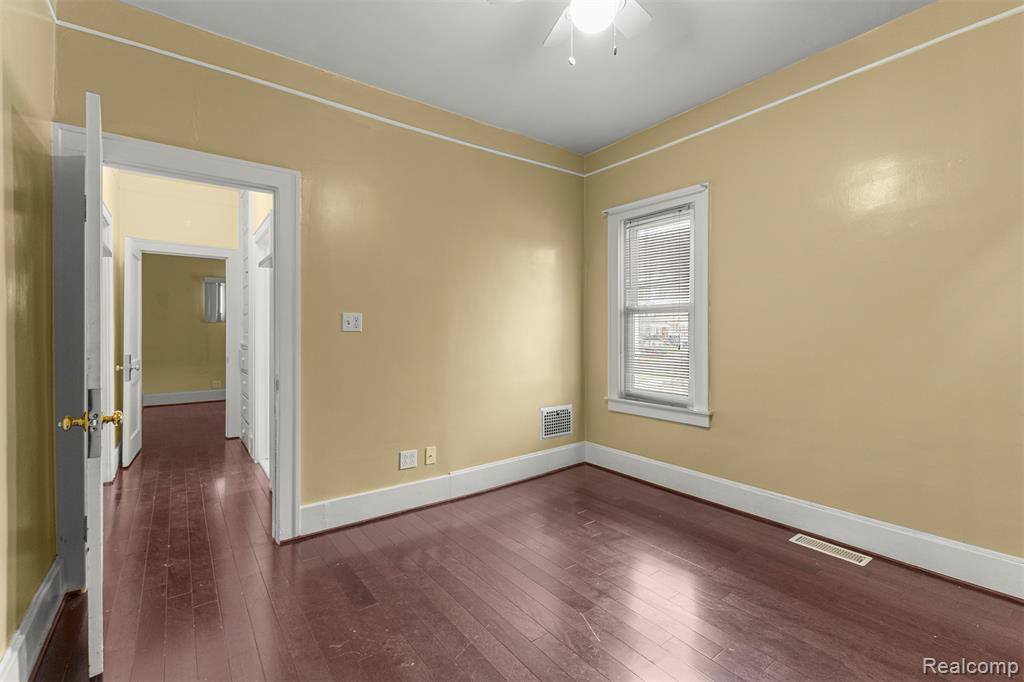 5210 Maple Street, Dearborn, MI 48126 — Photo 18