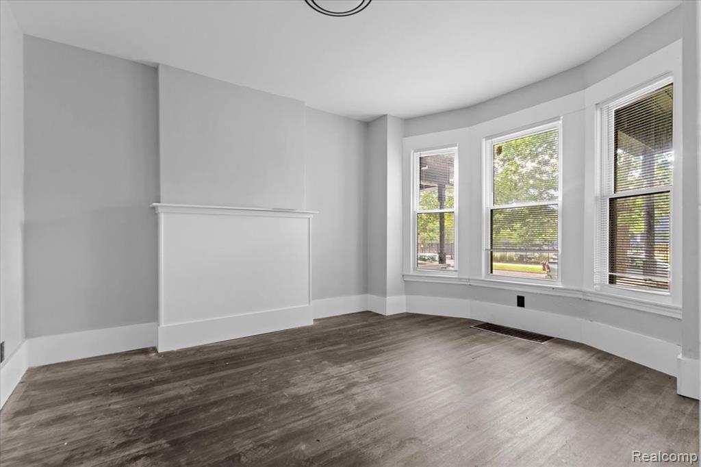 58 E Philadelphia Street E, Detroit, MI 48202 — Photo 5
