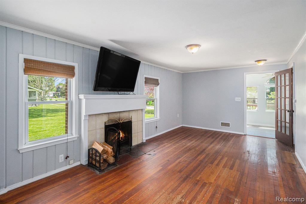 416 W CAROLINE Street, Fenton, MI 48430 — Photo 3