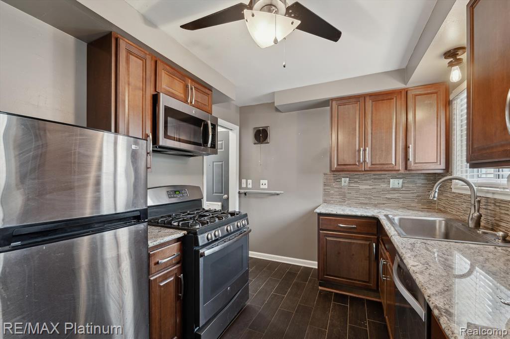 8685 Terri Drive, Westland, MI — Photo 14