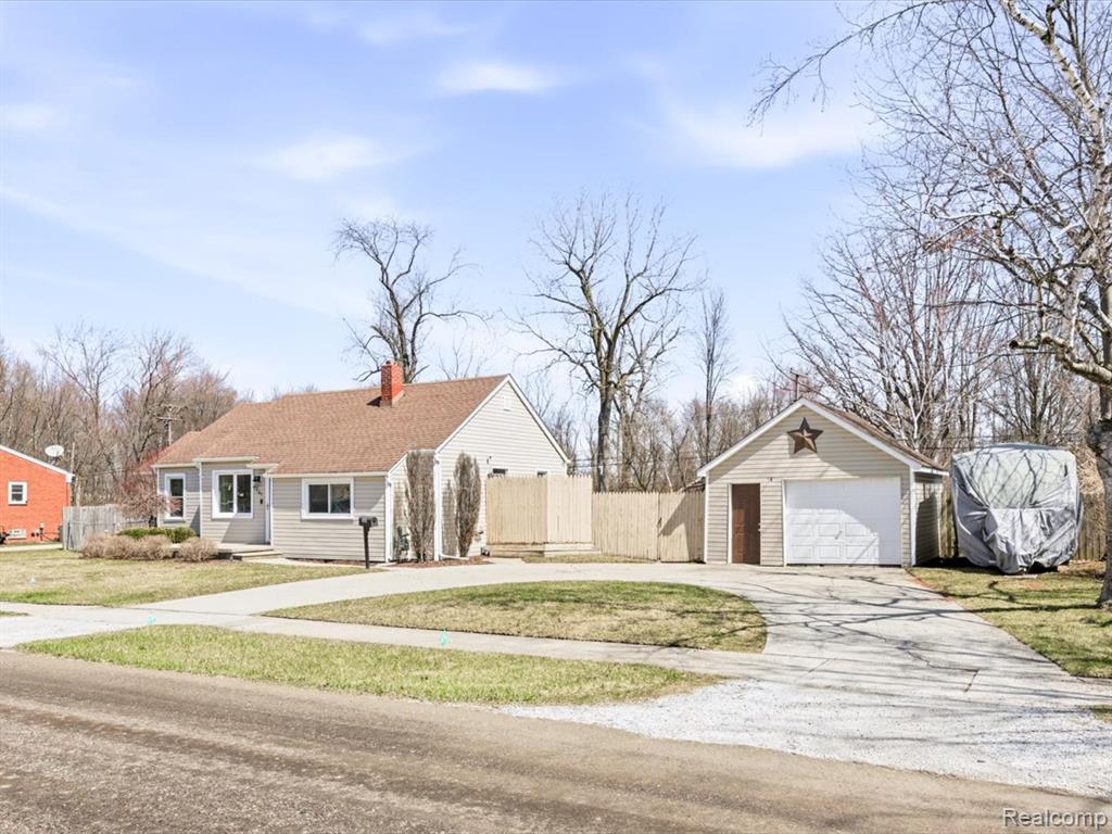 1561 Pennsylvania Avenue, Marysville, MI 48040 — Photo 23