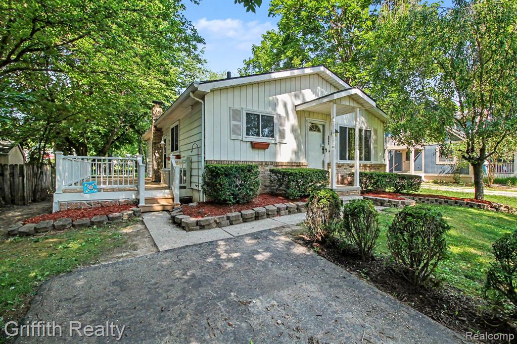 5096 Walker Drive, Brighton, MI 48114 — Photo 3