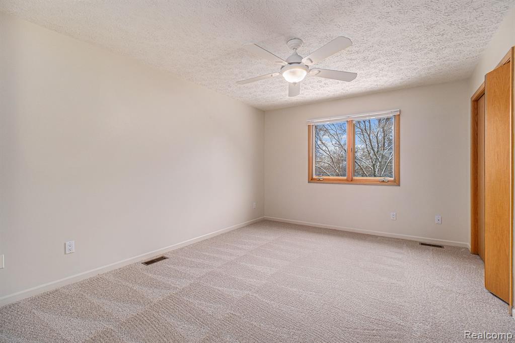 4946 Scenic Pines Court, Clarkston, MI — Photo 14