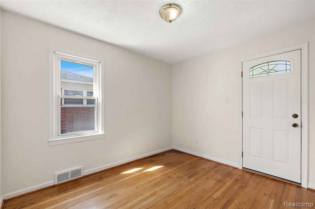 20879 Beaufait Street, Harper Woods, MI 48225 — Photo 22