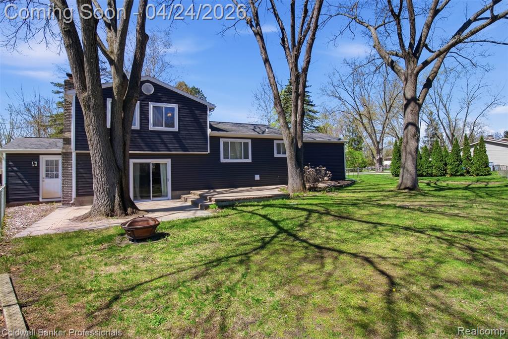 470 Crystalia Street, Commerce Twp, MI 48382 — Photo 34