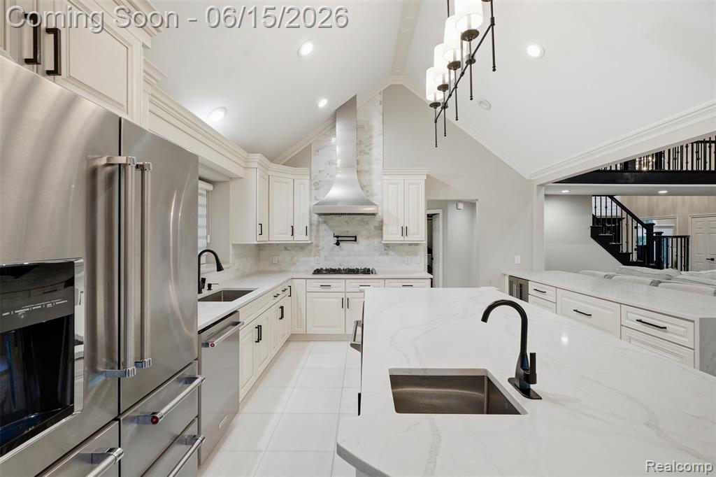 56173 Parkview Drive, Utica, MI 48316 — Photo 9