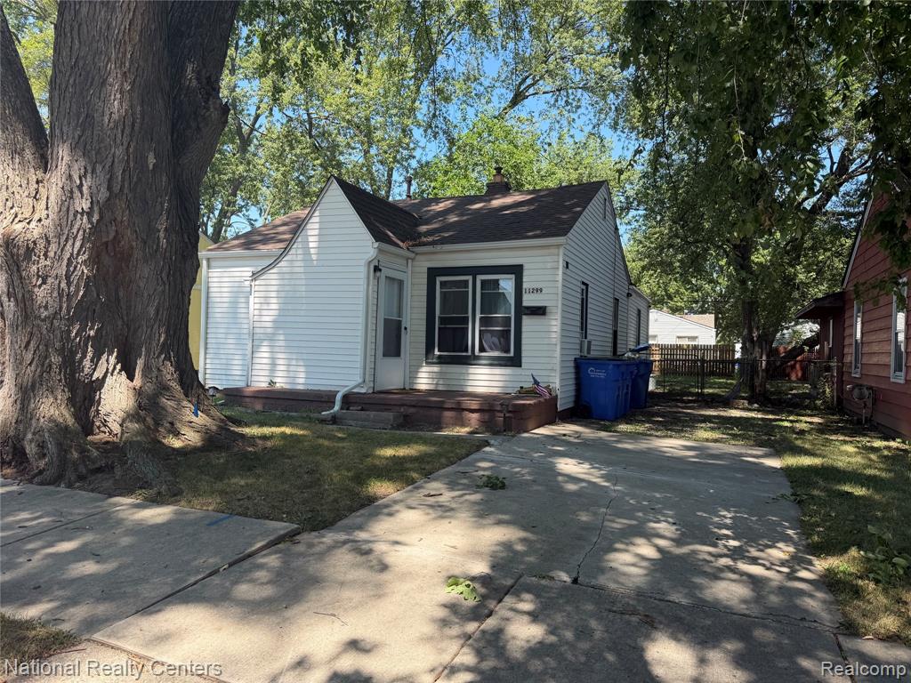11299 Chalmers Avenue, Warren, MI 48089