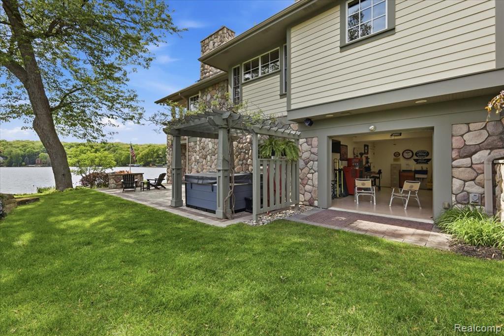 8665 Lakeview Boulevard, Clarkston, MI 48348 — Photo 80