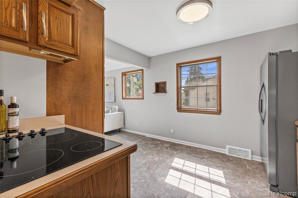 5803 Deering Street, Garden City, MI — Photo 8